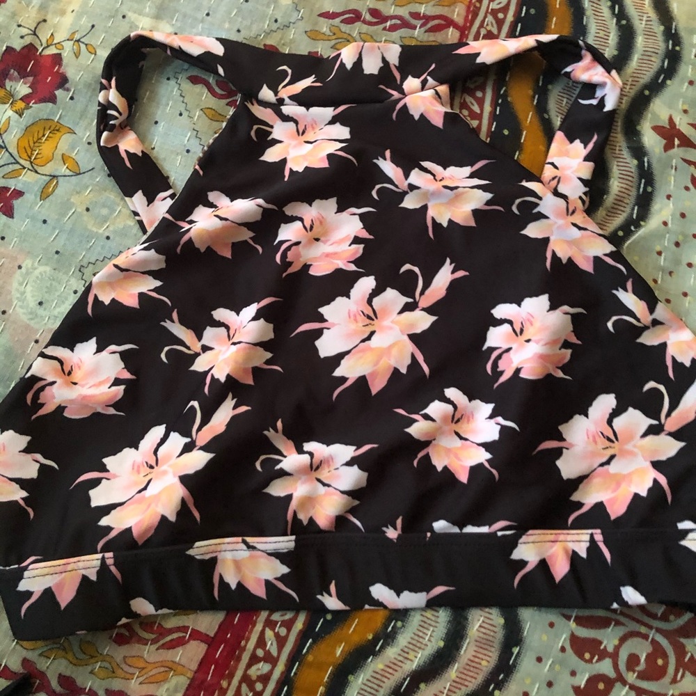 Acacia top/bottom